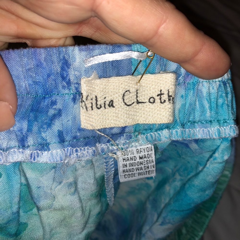 Shorts - Picture 3 of 3